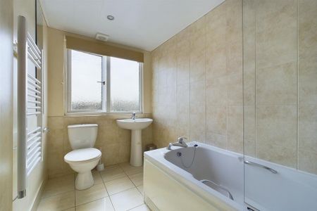 5 bedroom maisonette to rent - Photo 3