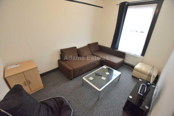 6 bedroom terraced house to rent - Photo 1