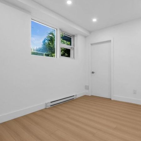 Cote St Luc 1 bed 1 bth Apartment for rent immediate occupancy - Photo 4