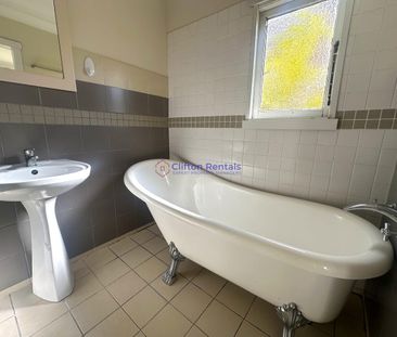 Charming Katoomba Cottage in a Central Location - Photo 4