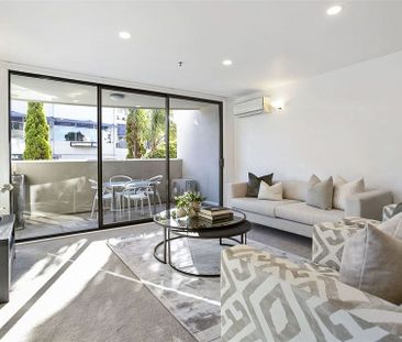 Beach front and beach access.2 double bed room - Photo 1