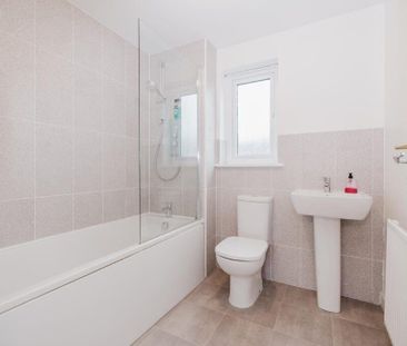 3 bedroom detached house to rent - Photo 6