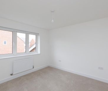 5 bedroom detached house to rent - Photo 2