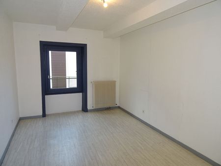 Location Appartement 3 pièces 73m² - Photo 3