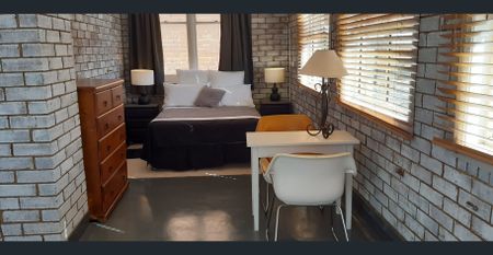 Unit on Hoskins - Photo 2