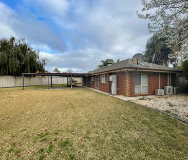 Spacious Home in a Quiet Court Location - Photo 2