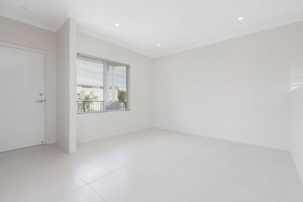 STUNNING 3 x 2 HOME - Photo 1