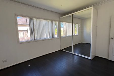 3 BEDROOM + STUDY - Photo 3