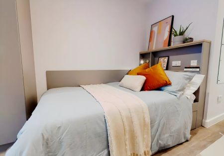 Two Bedroom Apartment - Photo 2