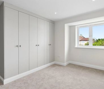 Berkeley Drive, West Molesey, Surrey, KT8 - Photo 1