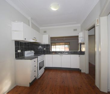 Ideal Location , Corner block. - Photo 6