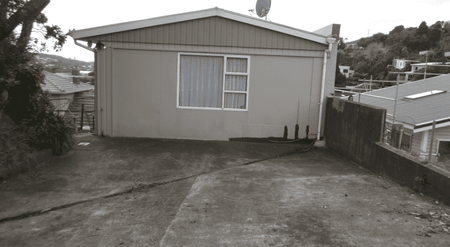 2 bedroom home in handy location - Photo 3