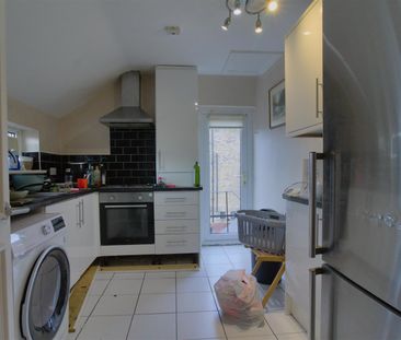 Grosvenor Place, Jesmond - Photo 2