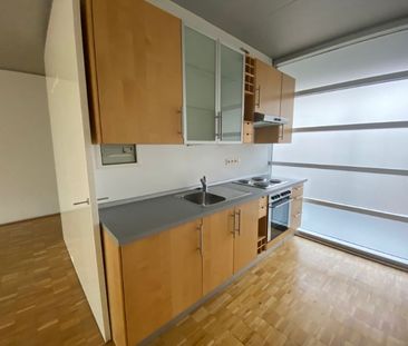 Tolle Wohnung im Loftstil in der City inklusive Einbauchküche ! - Photo 3