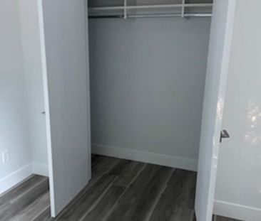 Modern 2 Bedroom Suite - Photo 5