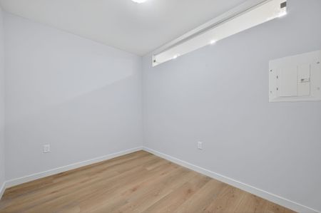 For Lease - 19 Candis Drive Unit# B, Toronto, Ontario - Photo 3