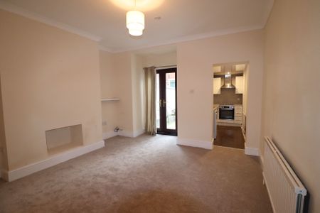 2 Bedroom Mid Terraced House To Rent - Photo 4