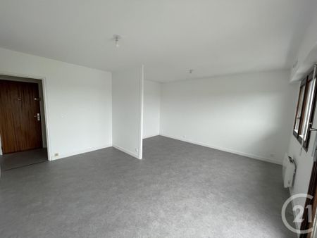 Location Appartement 1 pièce 45m² CHATEAUROUX 36000 - Photo 2