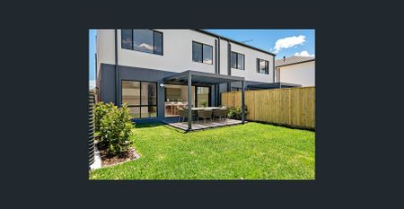 Modern Family Living - Photo 5