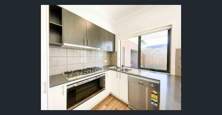 Modern Townhouse in Perfect Location - Photo 3