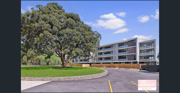 MODERN TWO BEDROOM APARTMENT - Photo 1