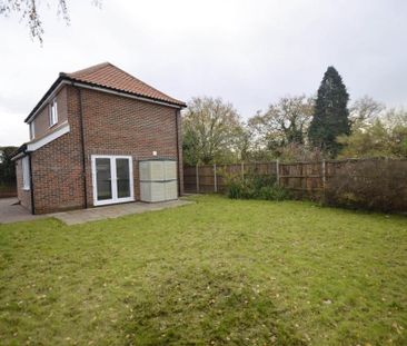 2 bedroom detached house to rent - Photo 4