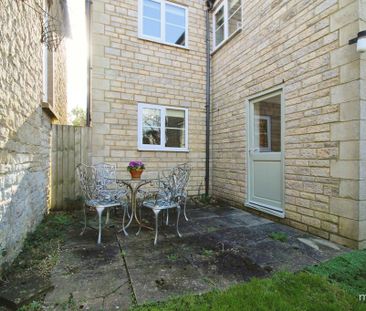 4 bedroom detached house to rent - Photo 3