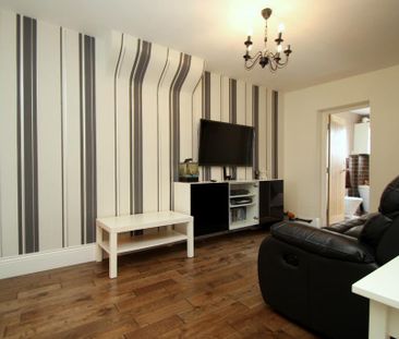 4 bedroom terraced house to rent - Photo 6