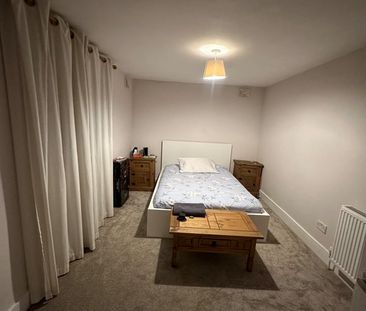 Room in a Shared House, Gunnersbury Lane, W3 - Photo 1