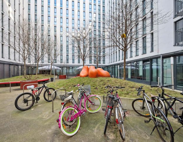 Room in Bernhard-Weiß-Straße, Berlin for 92 m² with 5 bedrooms - Foto 1