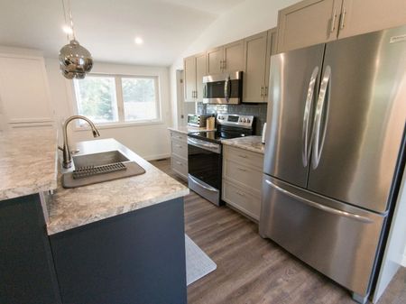 For Lease - 127 Glenlake Boulevard, Collingwood, Ontario - Photo 3