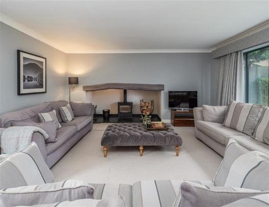 5 Bedroom Detached Available Arranging tenancy - Photo 1