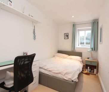 4 bedroom terraced house to rent - Photo 1