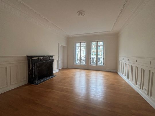 location Appartement T5 DE 260.7m² À PARIS - Photo 1