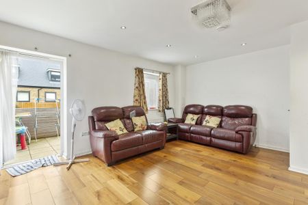 3 bedroom terraced house to rent - Photo 2