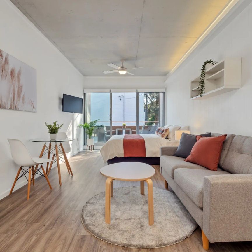 Modern Studio Unit - Photo 1