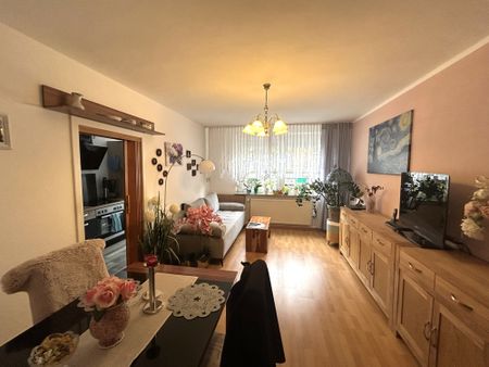 2-Zimmer-Wohnung mit Balkon | frisch renoviert | Bottroper Innenstadtnähe mit Garage - Photo 2