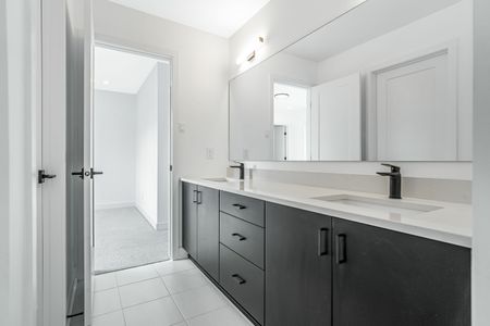 For Lease - 489 Duvernay Drive, Orleans - Cumberland and Area, Ontario - Photo 2