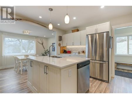 Upper suite in Peaceful Peachland! - Photo 3
