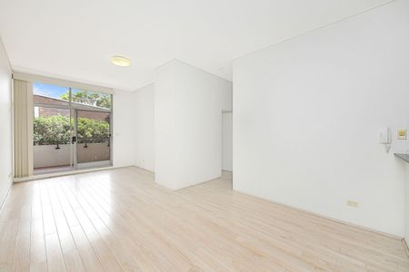 Large One Bedroom Apartment Located in a Security Building - Photo 4