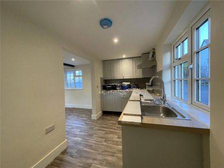 2 bedroom semi-detached house to rent - Photo 4