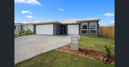 BEAUTIFUL NEAR NEW 2 BEDROOM HOME WITH A LARGE BACKYARD - Photo 5