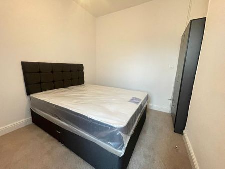 4 bedroom terraced house to rent - Photo 4