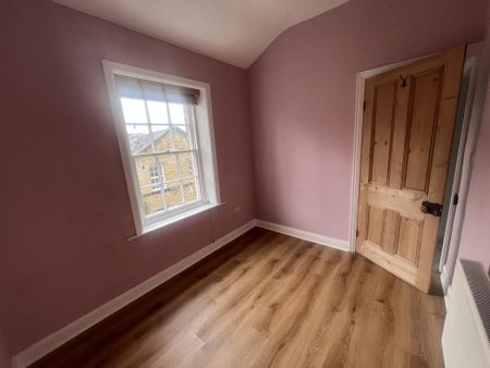 2 bedroom terraced house to rent - Photo 4