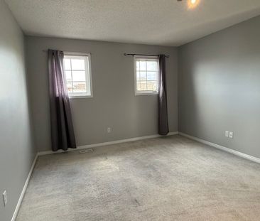 For Lease - 594 Flagstone Court, Oshawa, Ontario - Photo 5