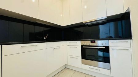 1.5-Zimmer-Wohnung im 4. Obergeschoss mit Balkon an zentraler Lage in Basel - Photo 2