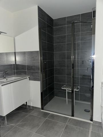 T2 - MOIRANS - A LOUER - Photo 3