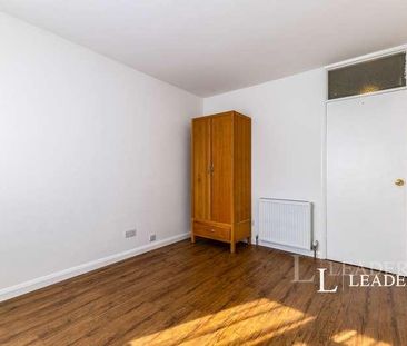 Minchin Close, Leatherhead, Surrey, KT22 - Photo 5