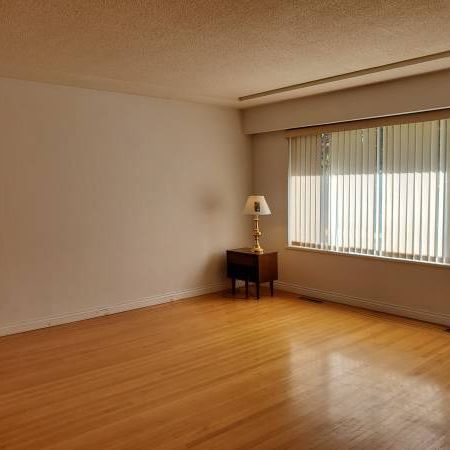 3 Bedroom suite for rent close to Joyce skytrain & transit - Photo 1