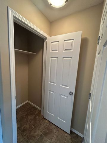 134 Keedwell Street (Full House), Saskatoon 1103 sq ft | 3 Bedrooms | 1.5 Bathrooms - Photo 2